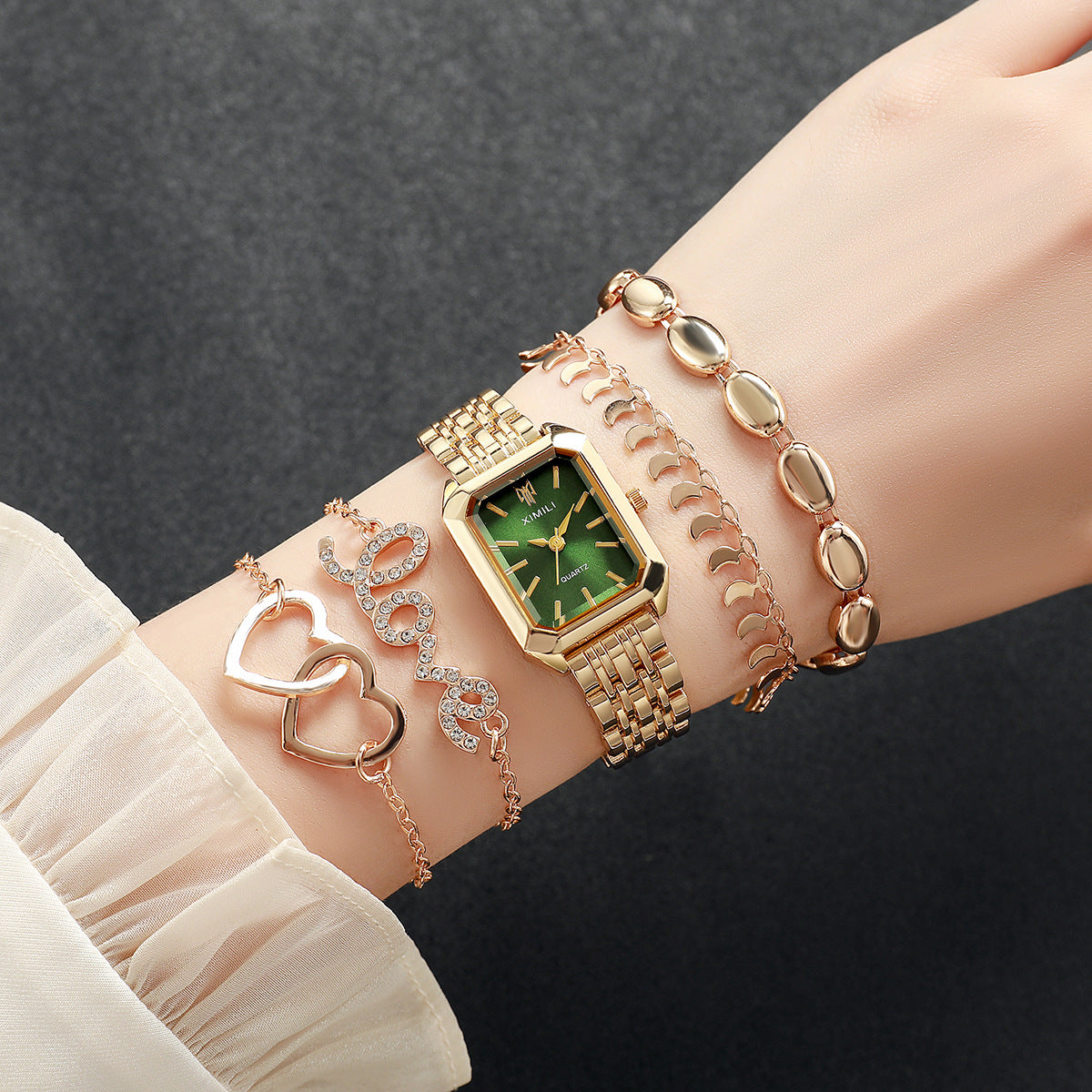 Sleek, Versatile Square Watch Heart-shaped Bracelet