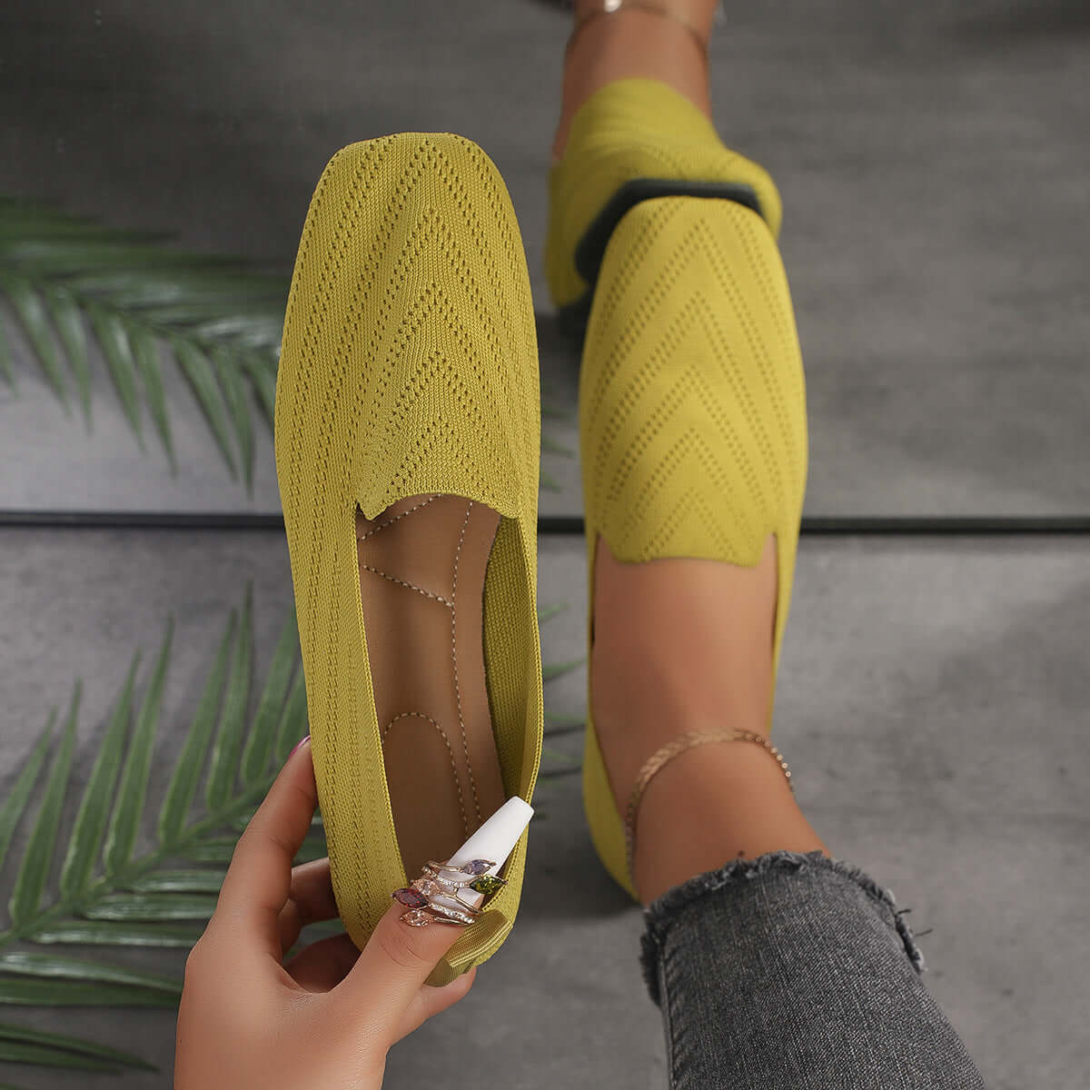 Women flat fly knit plus size shoe