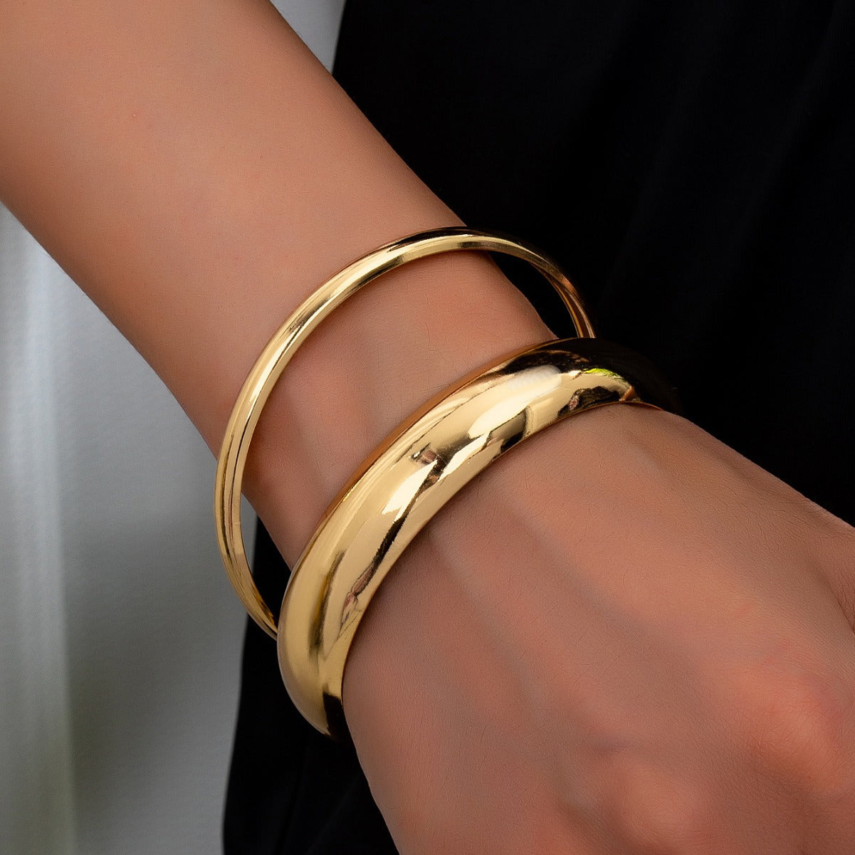 Exaggerated Traditional High-gloss Bracelet