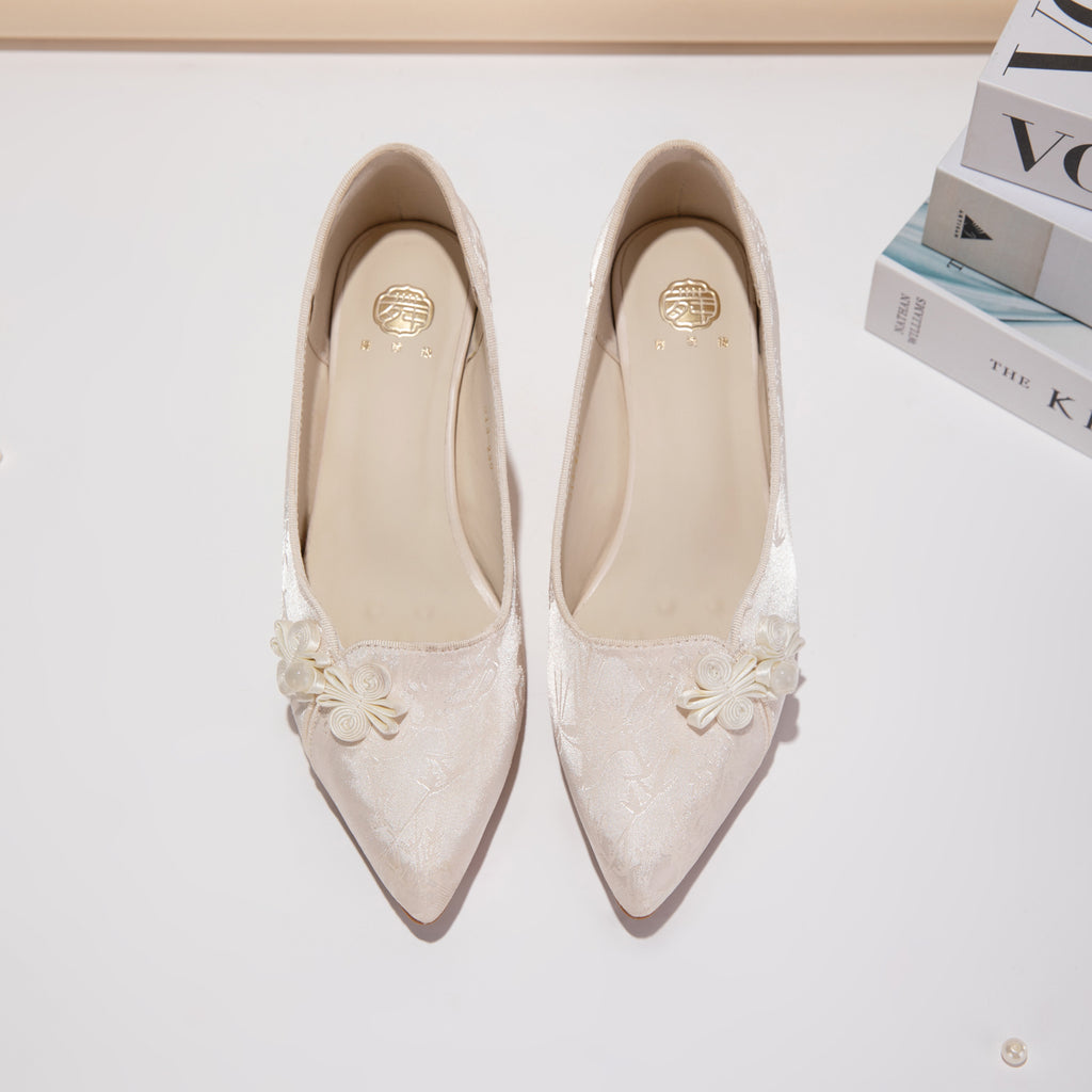 Women's Jacquard pointed toe pumps
