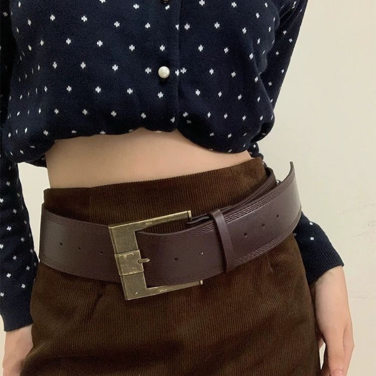 Ladies Figure-flattering Outfit with A Spicy-style Belt