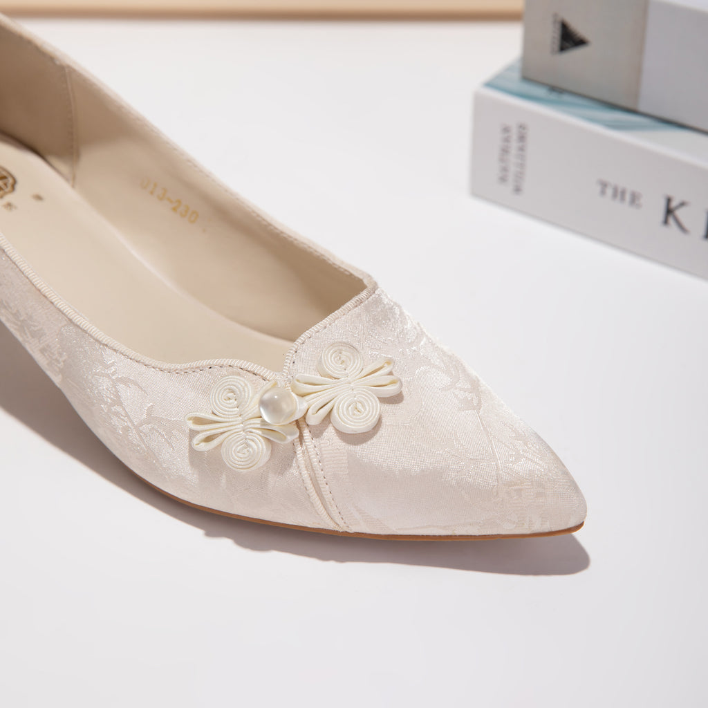 Women's Jacquard pointed toe pumps