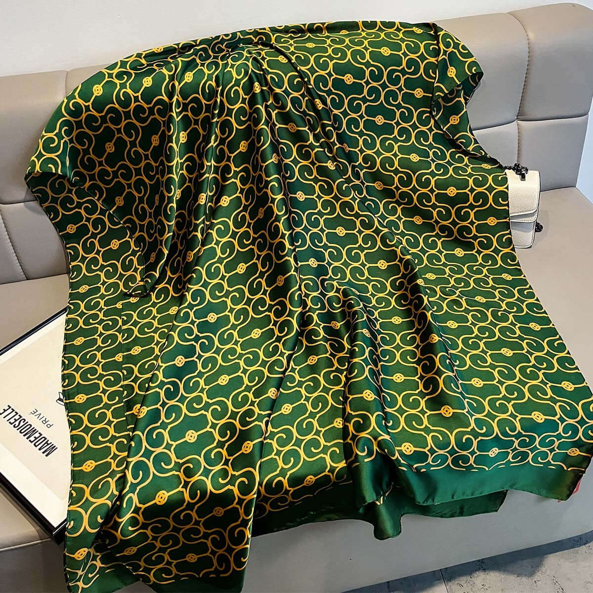 Women's Stylish and Versatile Green Shawl