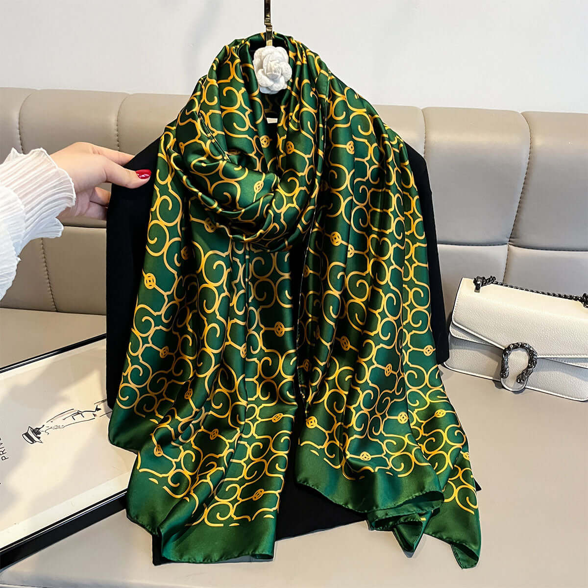 Women's Stylish and Versatile Green Shawl