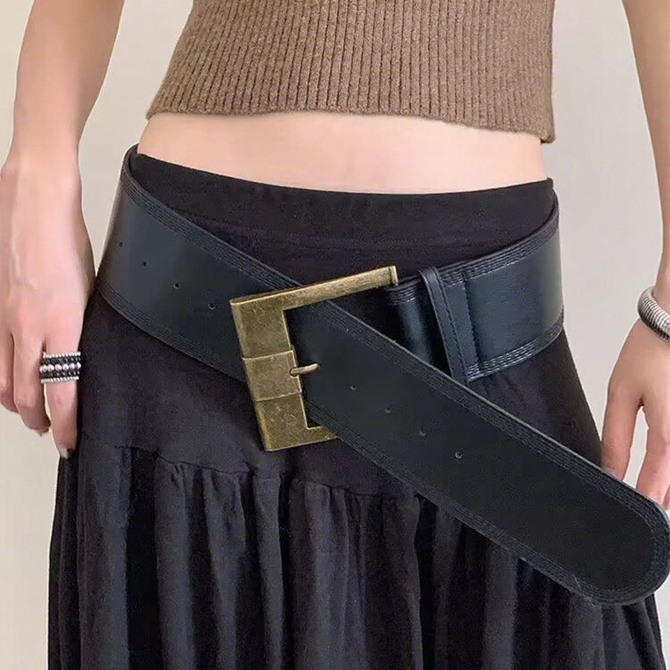 Ladies Figure-flattering Outfit with A Spicy-style Belt