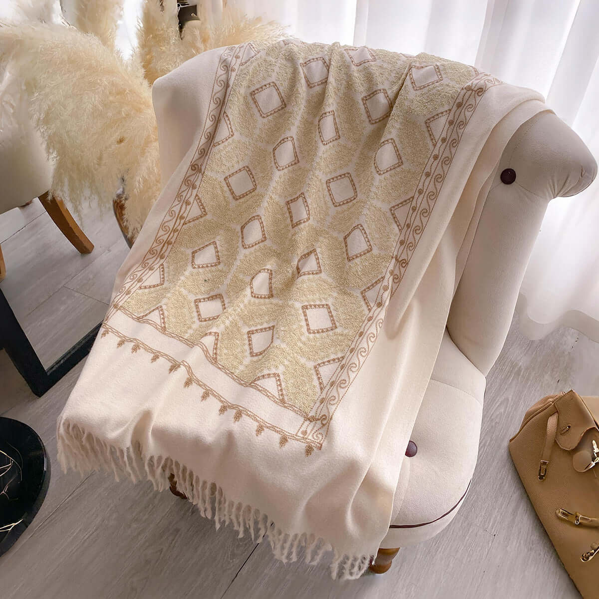 Women's Jacquard Hanging Tassel Embroidered Shawl