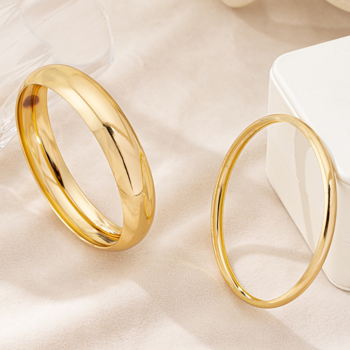 Exaggerated Traditional High-gloss Bracelet