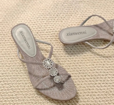 Women One strap slipper