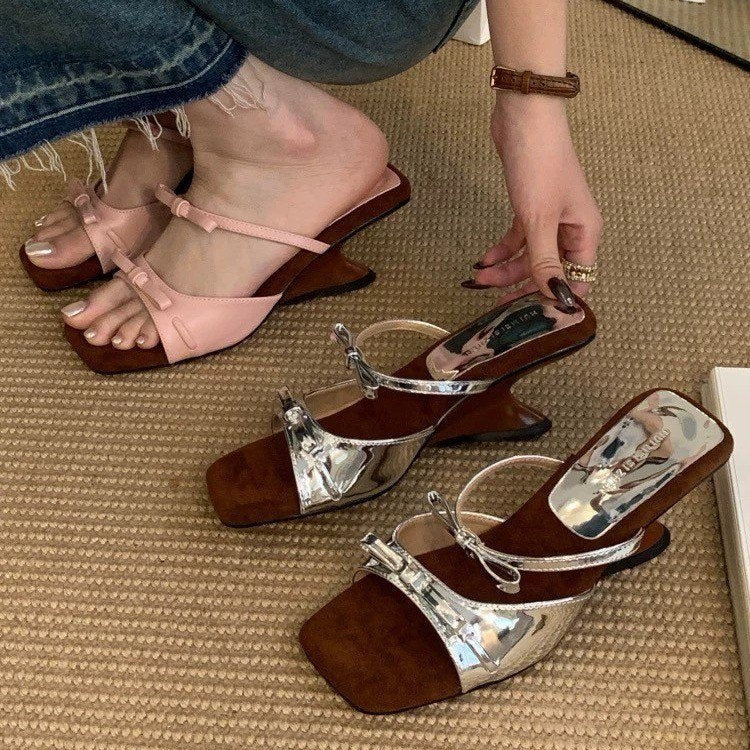 Women's Strap sandals with bow