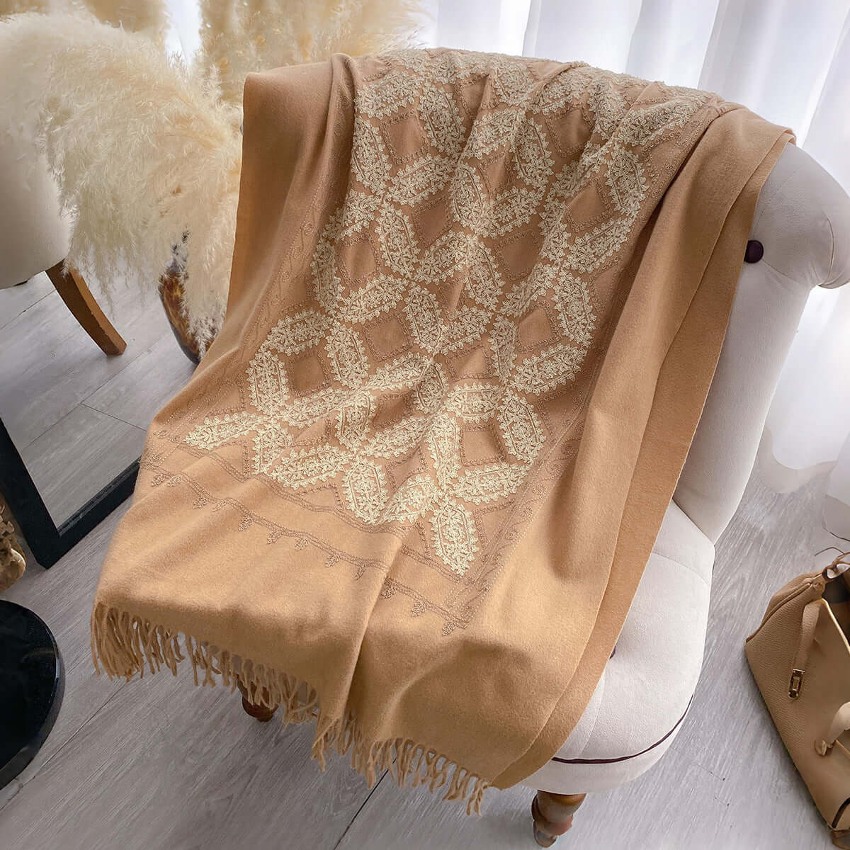 Women's Jacquard Hanging Tassel Embroidered Shawl