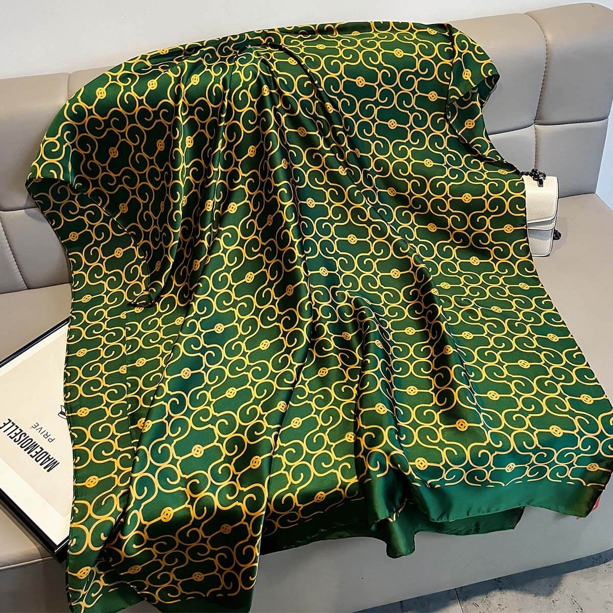 Women's Stylish and Versatile Green Shawl