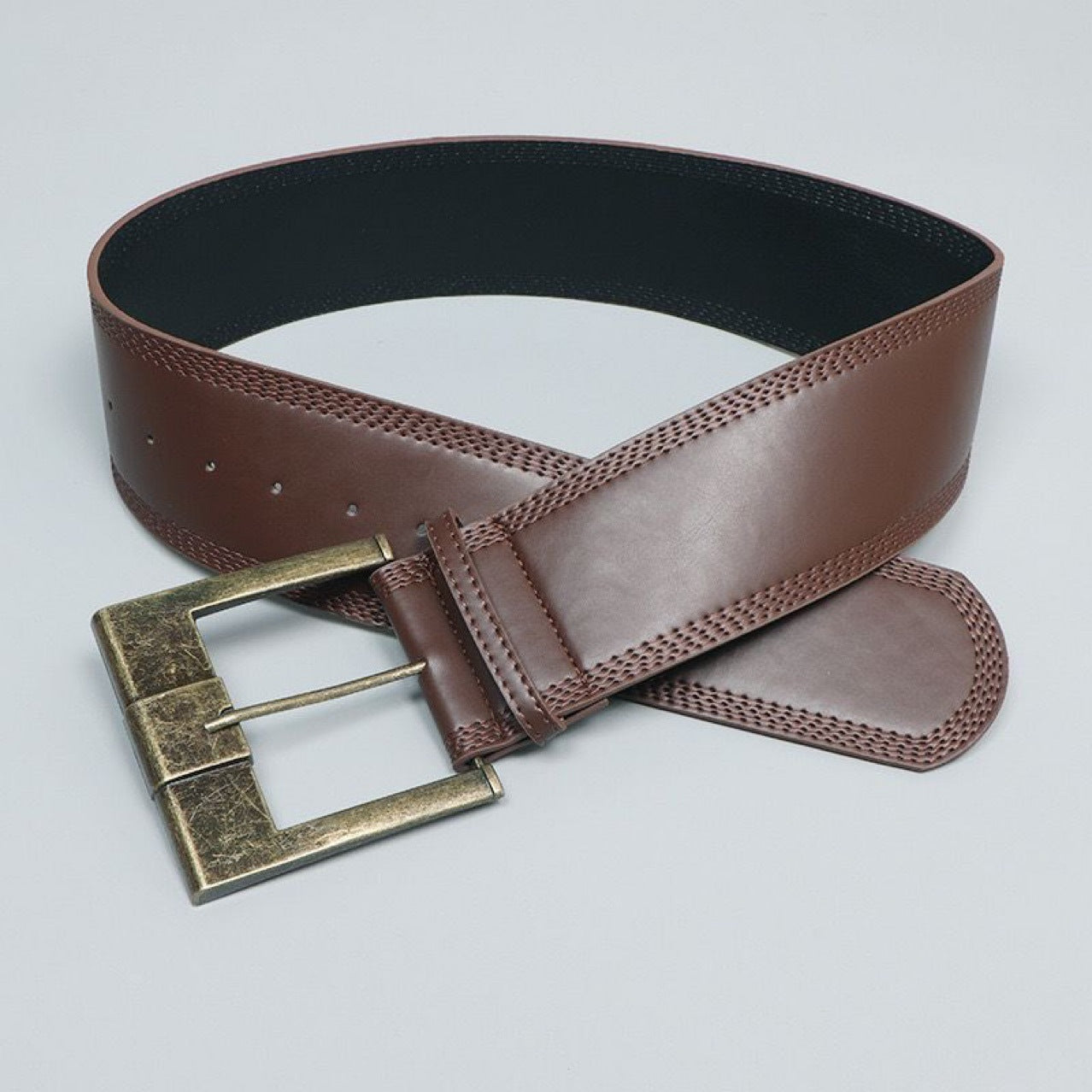 Ladies Figure-flattering Outfit with A Spicy-style Belt