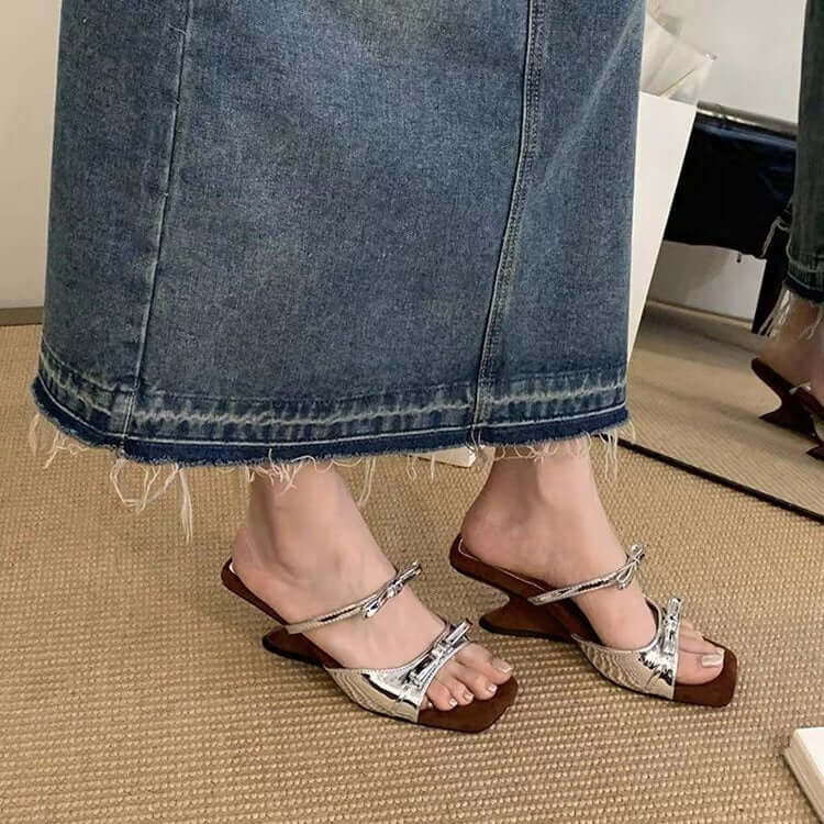 Women's Strap sandals with bow